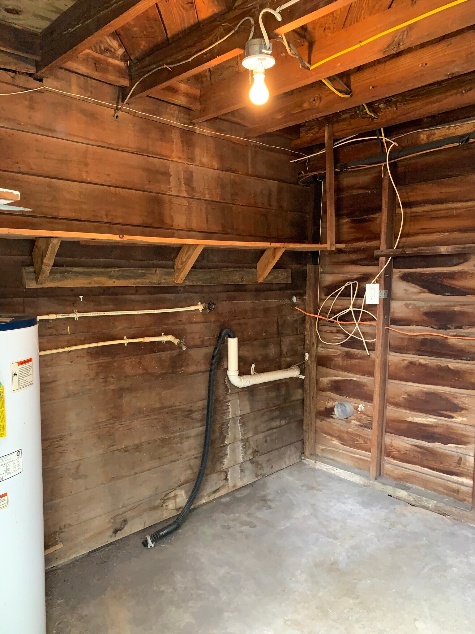 laundry hookups, space for a bike - 2243 Gilmore St