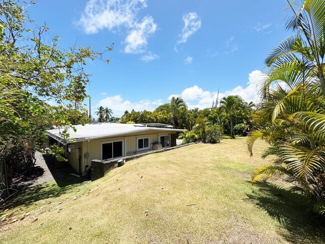 Building Photo - Pet Friendly Kailua Home with Pool, Waterf...