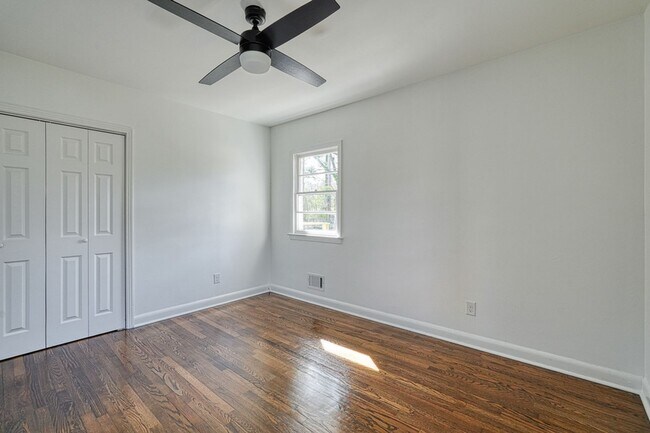 Building Photo - 118 1st Ave