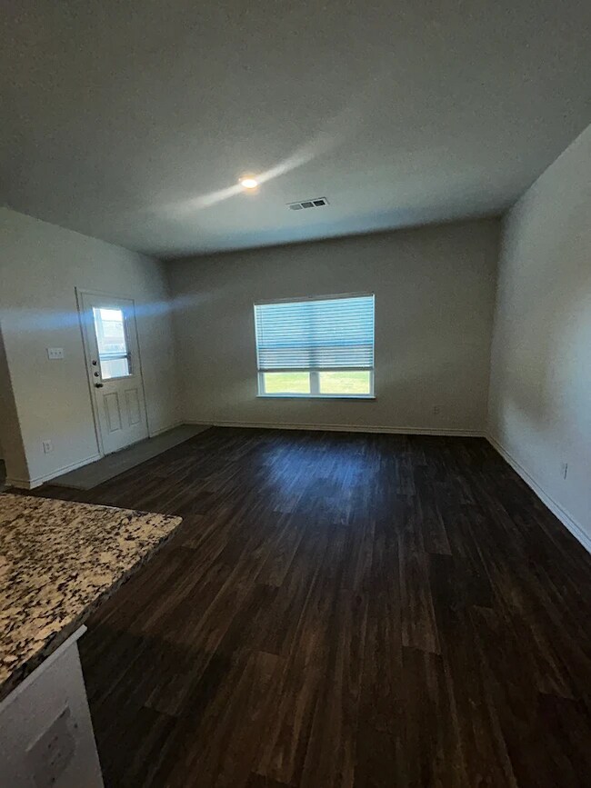 Building Photo - Beautifully Designed 4BR/2.5BA Home In The Charming Town of Elgin