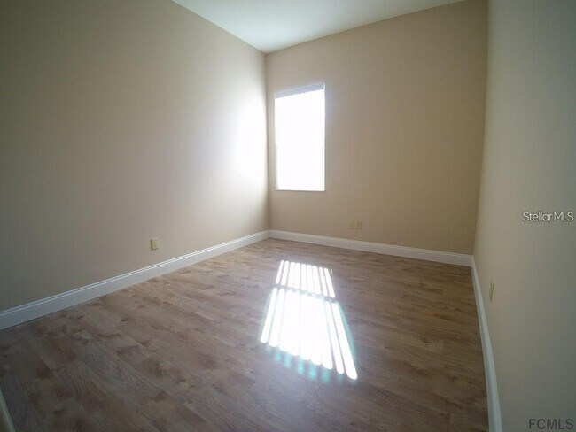 Building Photo - 13 Wood Amber Ln