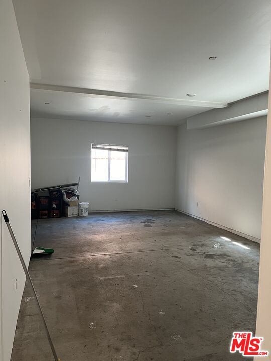 Building Photo - 644 N Manhattan Pl