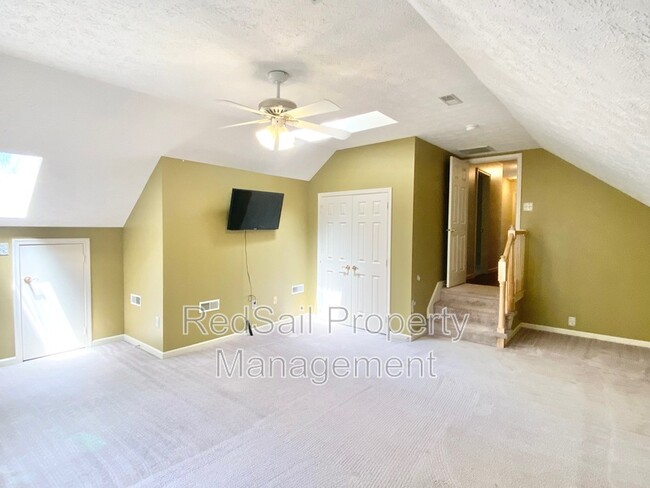 Building Photo - 100 Kanawah Run