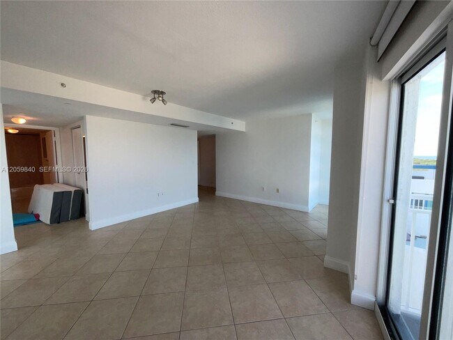 Building Photo - 7600 Collins Ave