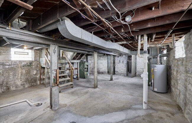 Building Photo - 5021 Ray Ave