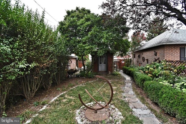 Building Photo - 365 2nd Ave