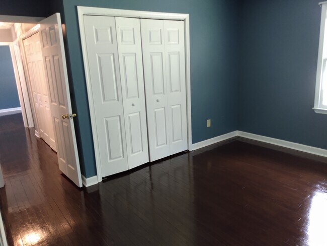 Building Photo - 1610 Gilston Ct