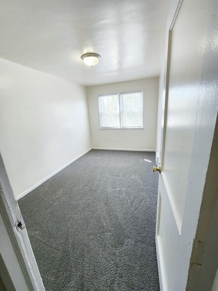 Building Photo - 2601 N Heald St