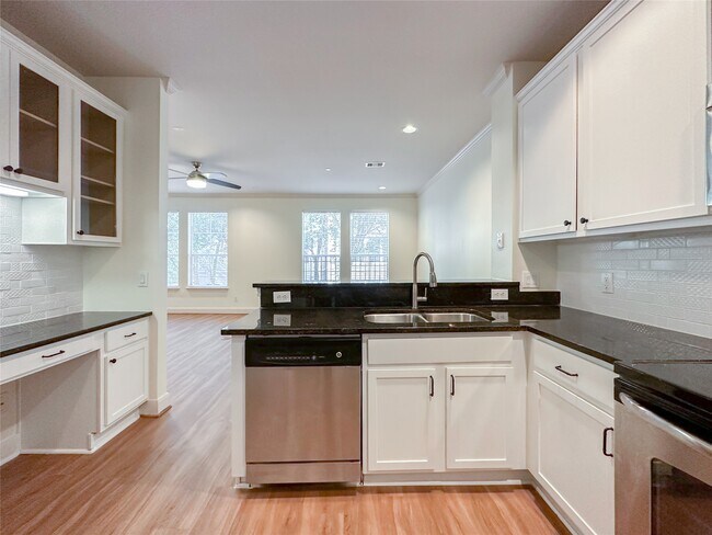 Building Photo - 3001 Murworth Dr