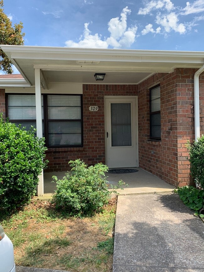 Building Photo - 329 Deer Lake Dr