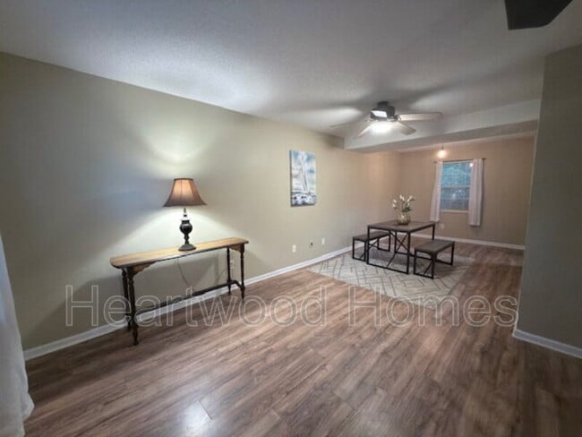 Building Photo - 264 Orchard Hill Dr