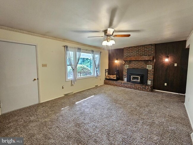 Building Photo - 836 Brownsville Rd