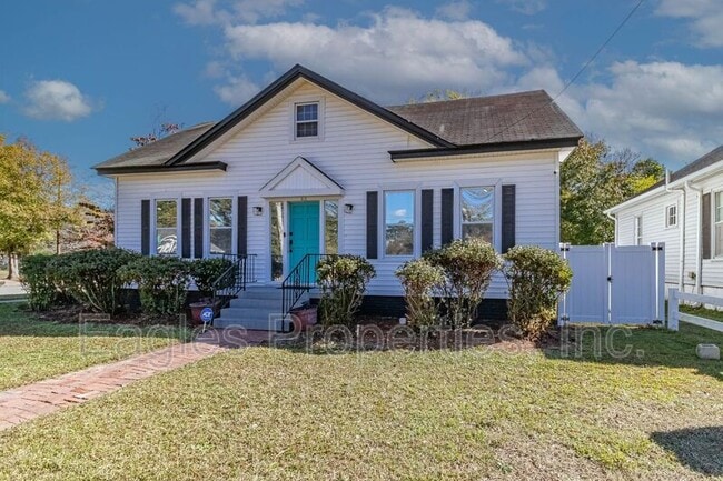 Building Photo - 512 N Pineview Ave