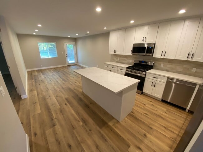 Building Photo - NEW Build (2022)!! 4BD/2BA (Lease out, pending signatures. Check back in a few days!)
