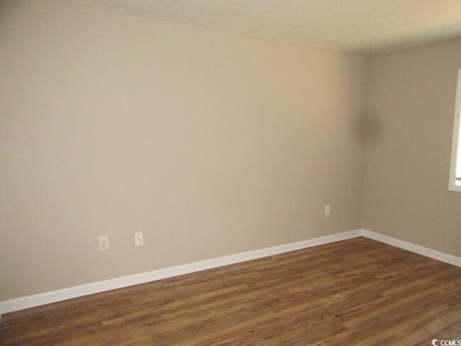 Building Photo - 4107 Pinehurst Cir