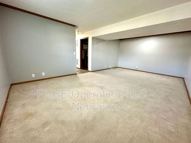 Building Photo - 11657 Bauman Ave