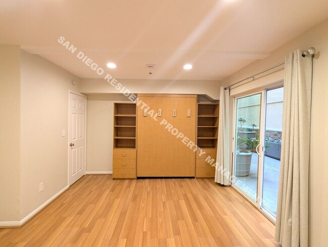 Building Photo - ***$200 MOVE-IN DISCOUNT*** Updated Studio with Parking and Washer/Dryer in Prime Little Italy Lo...