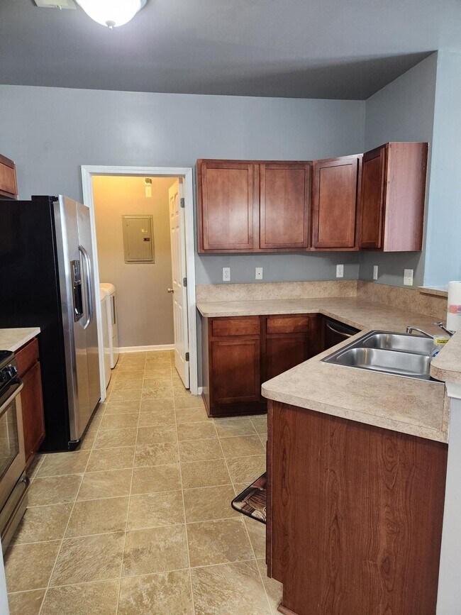 Building Photo - 23668 Northstone Village Dr