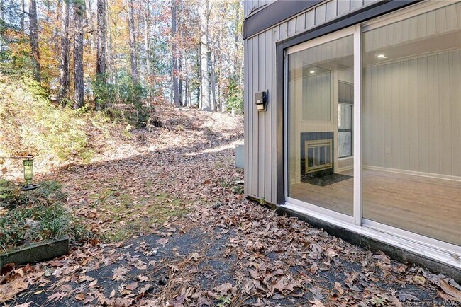 Building Photo - 8 Spring W