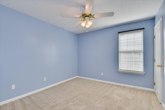 Building Photo - 703 Cannock Loop