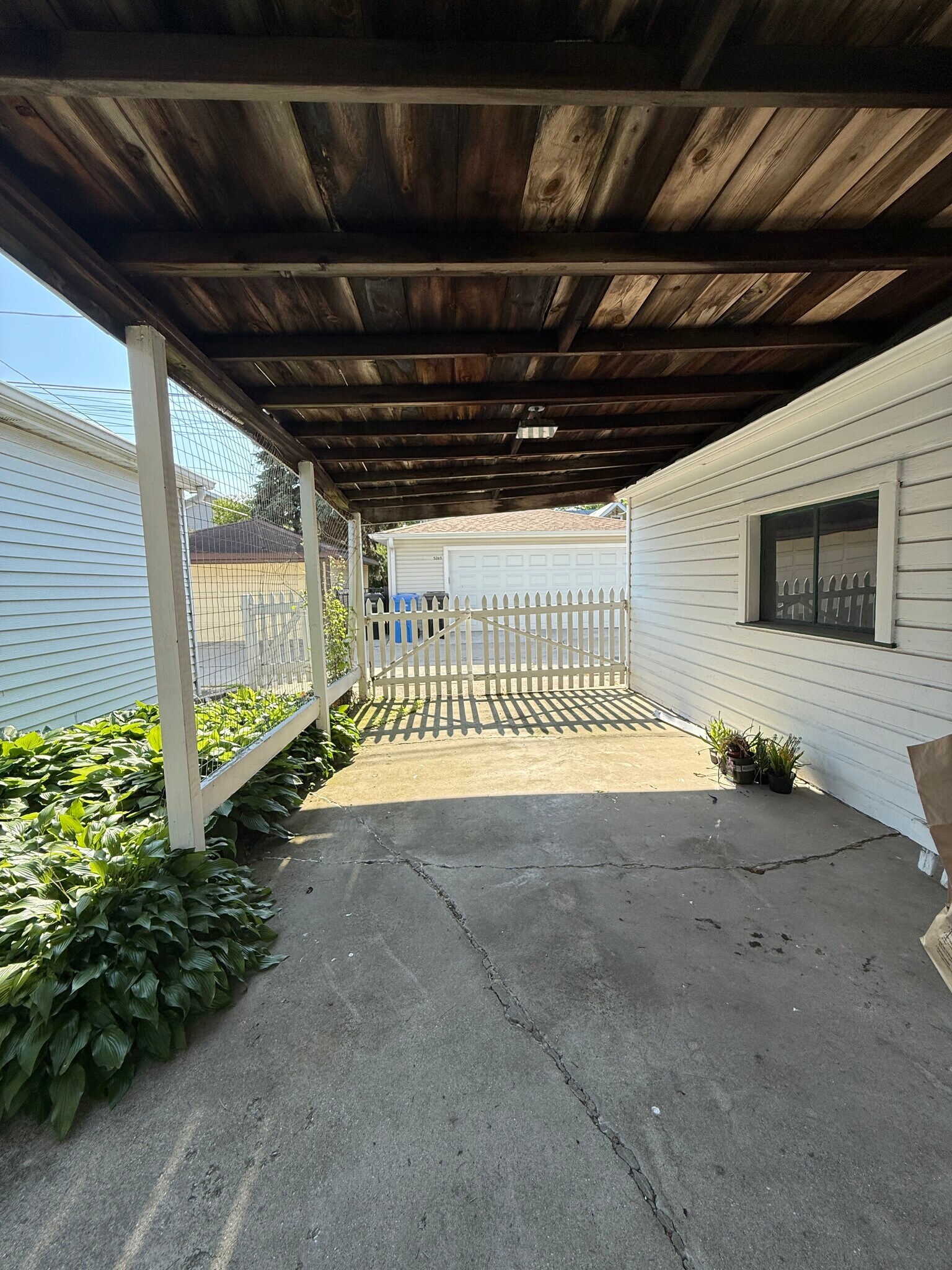 Building Photo - 5266 N La Crosse Ave