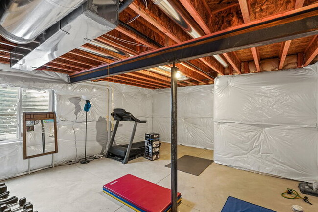 Building Photo - Modern Comfort Meets Mountain Beauty – 4-B...