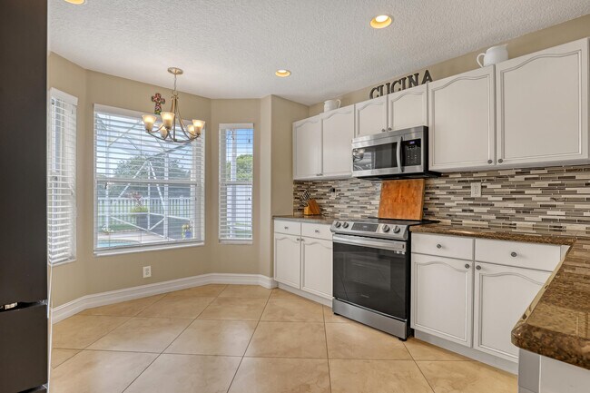 Building Photo - 6074 Las Colinas Cir