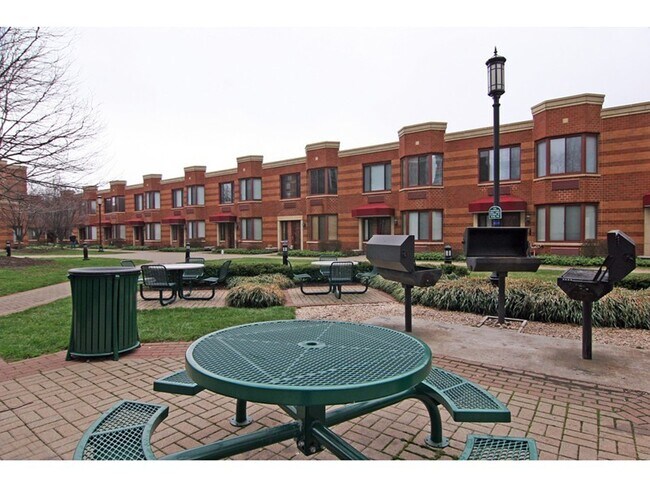 Building Photo - 100 Old Palisade Rd
