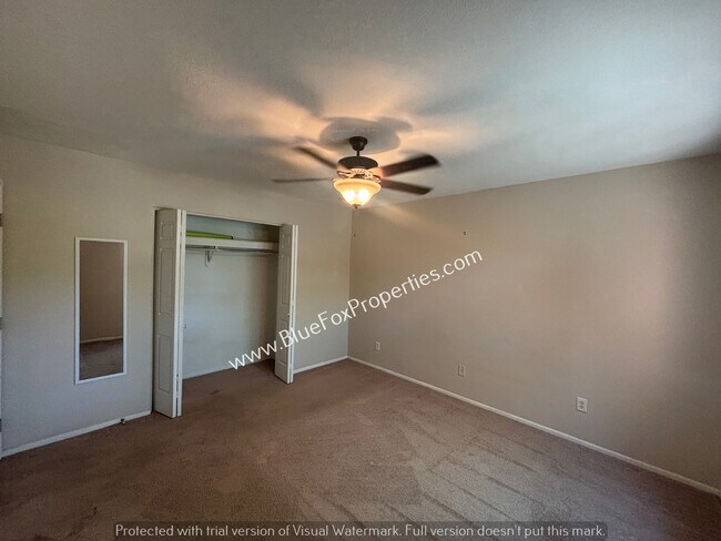 Building Photo - 5051 N Sabino Canyon Rd