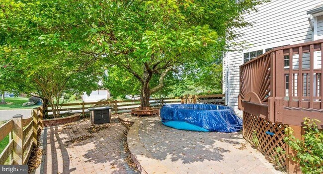 Building Photo - 9750 Granary Pl