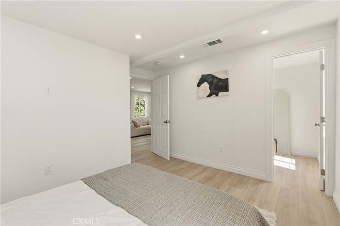 Building Photo - 10607 Whitegate Ave