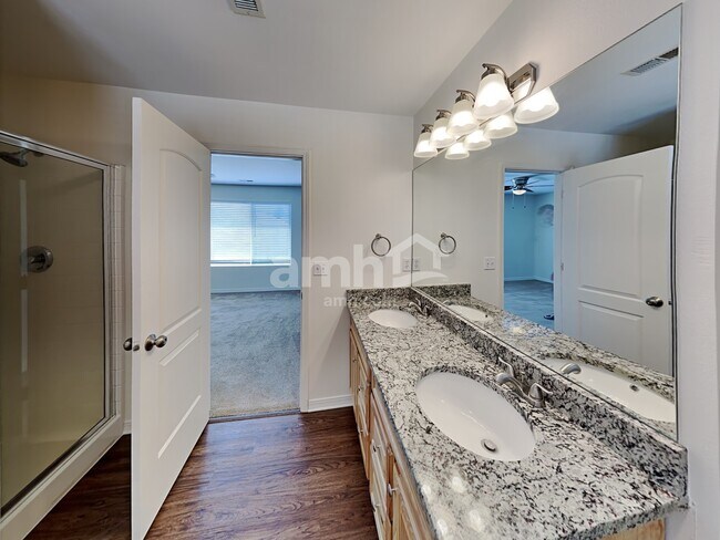 Building Photo - 13839 Ralph H Way