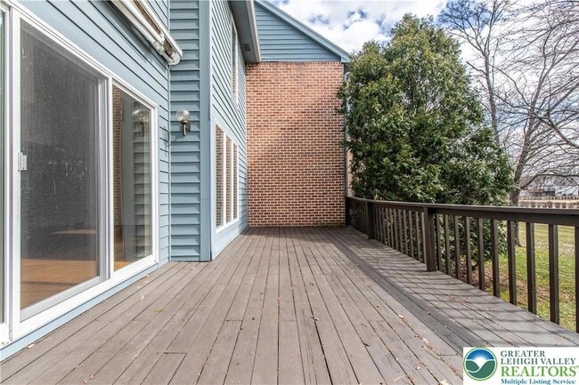 Building Photo - 5721 Crawford Dr