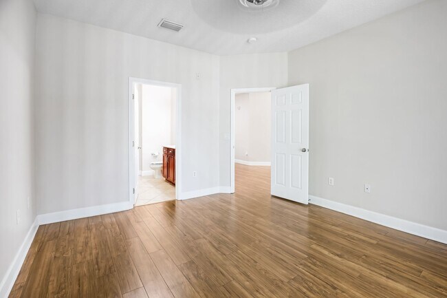 Building Photo - 8078 Moonstone Dr