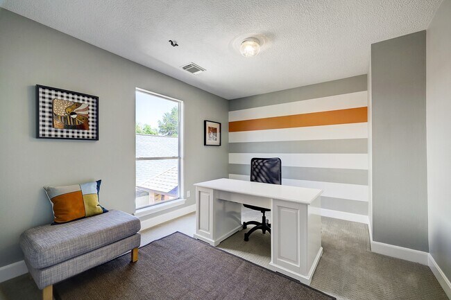 Building Photo - 18902 Mountain Spring Dr