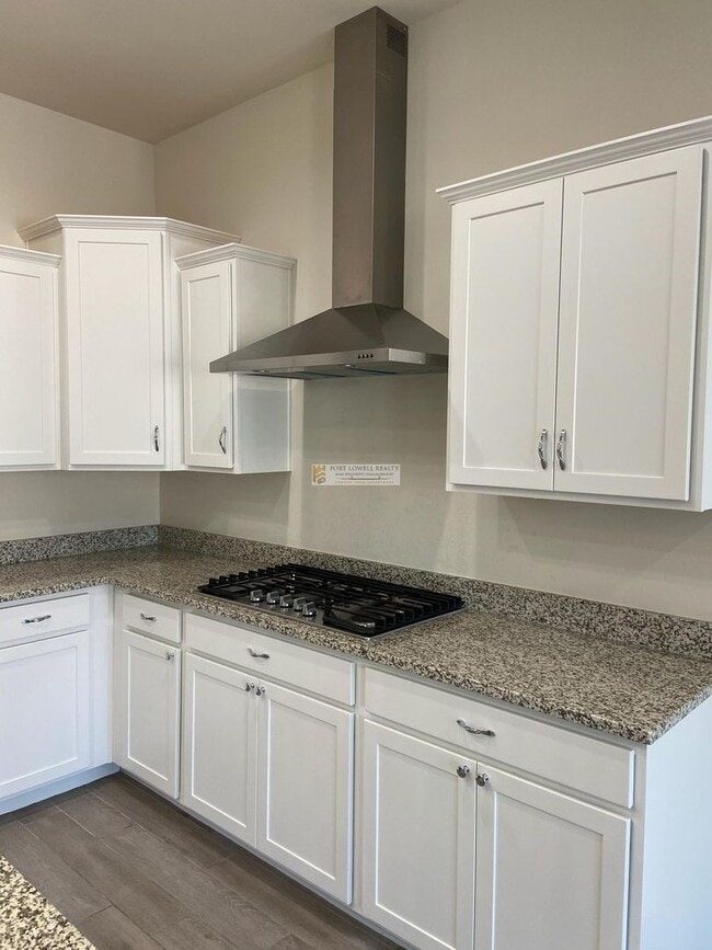 Building Photo - Luxury Living in Oro Valley $2750.