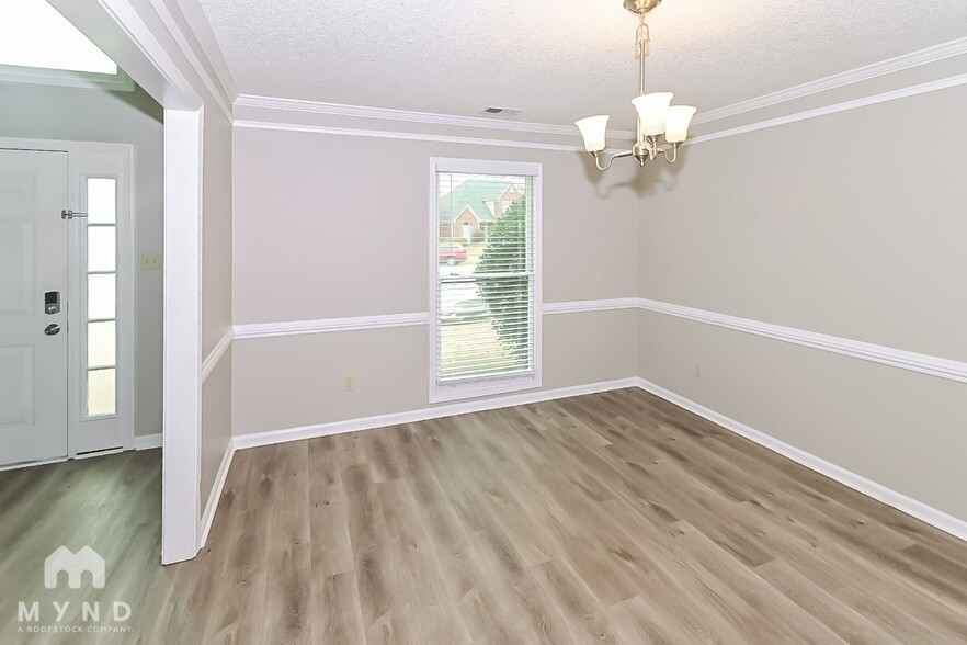 Building Photo - 8819 Lindstrom Cove