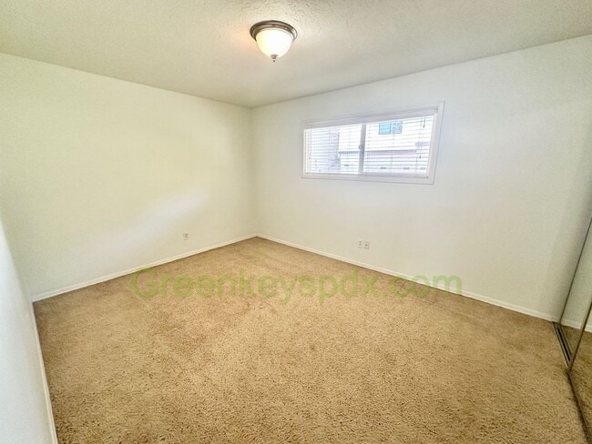 Building Photo - Wow! Spacious, Move-in Ready 2-bedroom 1-b...