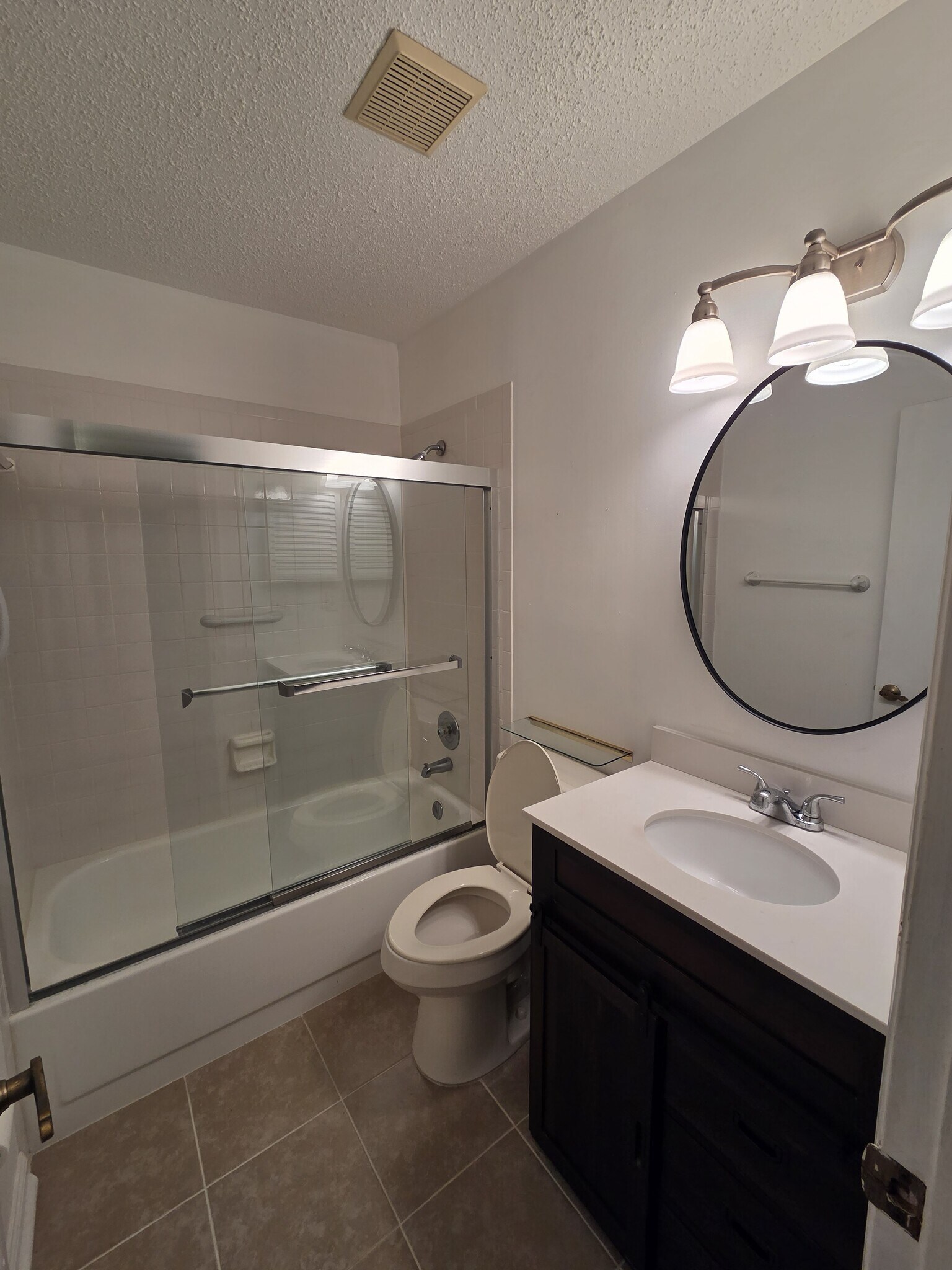 Hall full Bath - 35086 Whispering Oaks Blvd