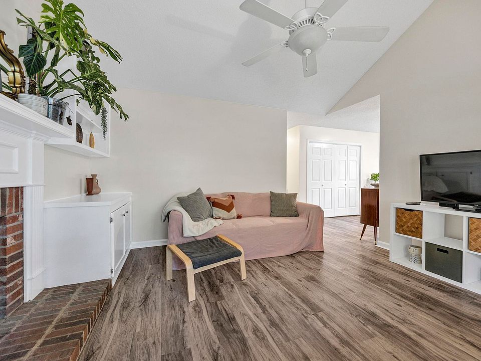 Building Photo - 1007 Chevis St