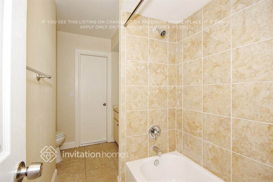 Building Photo - 918 Rangeline Rd