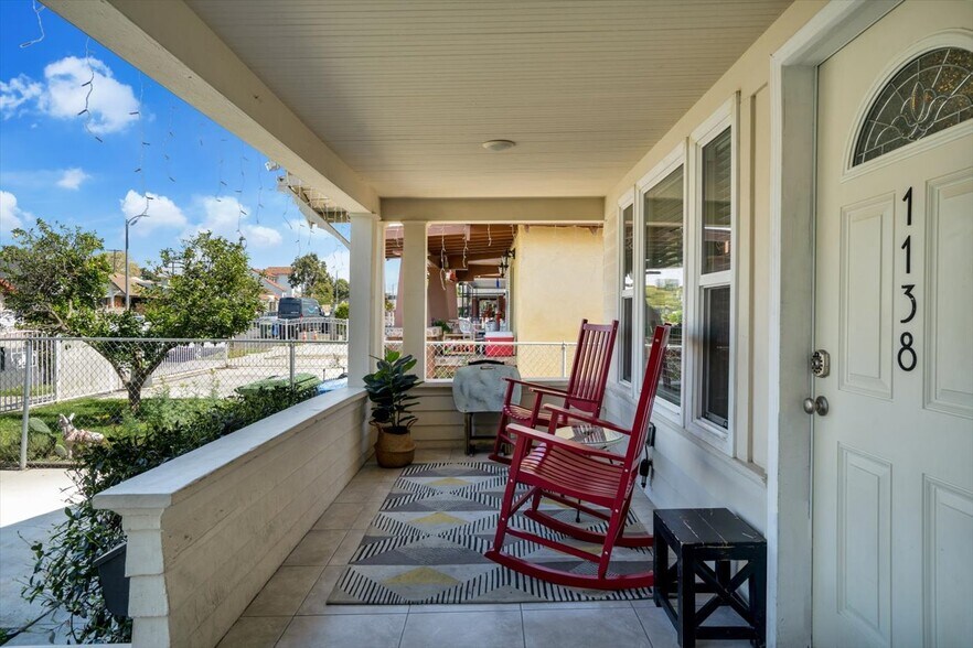 Building Photo - 1138 W 52nd St