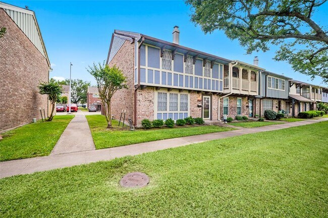 Building Photo - 10416 Hammerly Blvd