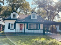 Building Photo - Adorable 3 Bed/1Bath with Carport