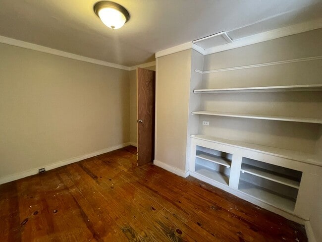 Building Photo - 147 Dewey Ave