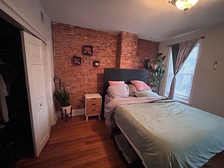 Building Photo - 2925 Harper St