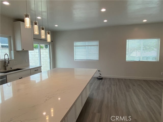 Building Photo - 1653 W Chateau Pl