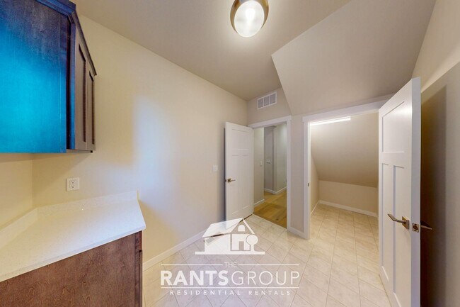 Building Photo - Brand New Home! Beautiful Steilacoom Ridge Home! Easy freeway access!