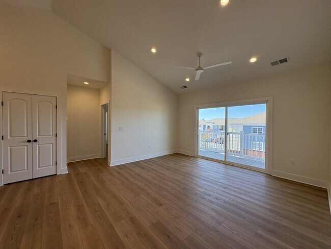 Building Photo - 420 Capstone Dr