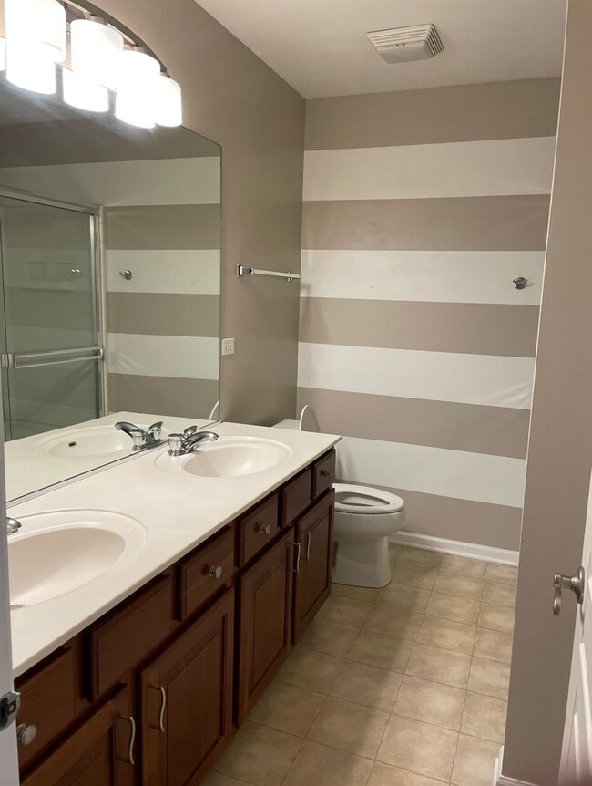 Building Photo - 24825 Gates Ct